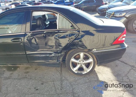 2004 Mercedes-Benz C 230 Kompressor Sport/Sport z USA, uszkodzony, nr VIN WDBRF40J64F491696